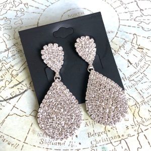 ✨ Bold rhinestone crystal tear drop earrings bride